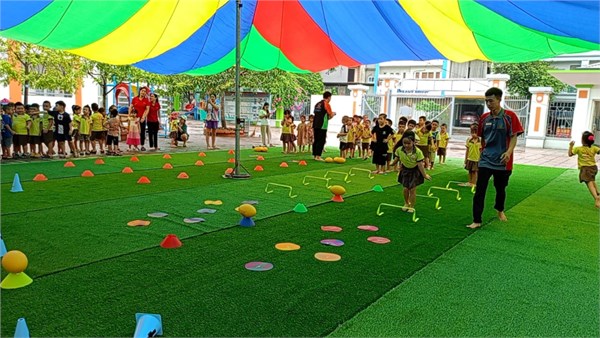 Các bé khối MGL tham gia Ngày hội Open day